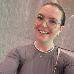 Meet your Posher, Becca